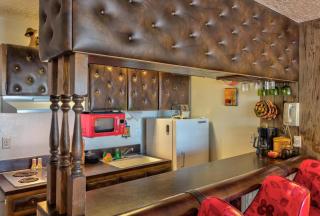 Retro Oceanfront Suite - Pool and Sauna - Second Floor - Sleeps 4 - 8