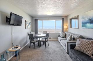 Modern Beachfront Suite - Pool and Sauna - Second Floor - Sleeps 4 - 3