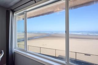 Modern Beachfront Suite - Pool and Sauna - Second Floor - Sleeps 4 - 2