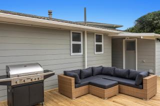 Twin Tide Retreat - Ohope Beach Holiday Home - 9