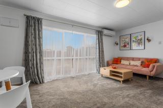 Twin Tide Retreat - Ohope Beach Holiday Home - 1