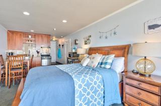 Top Floor Oceanfront Suite - Pool and Sauna - Sleeps 4 - 1