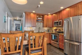 Oceanfront Suite - Top Floor - Pool and Sauna - Sleeps 4 - 2