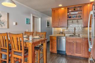 Oceanfront Suite - Top Floor - Pool and Sauna - Sleeps 4 - 7