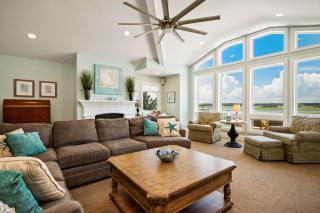 Pier Pleasure by Oak Island Accommodations - Oak Island - 1