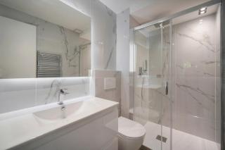 Modern 3BR with Patio, Walk to Beach and Croisette - 1