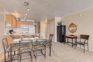 Spacious Beachfront Suite - Sleeps 8 - Top Floor - Pool and Sauna - 4