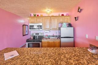 Groovy Oceanfront Suite - Top Floor - Pool and Sauna - Sleeps 4 - 1