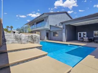 Luxurious 4BR, Firepit and Pool! - Las Vegas - 4