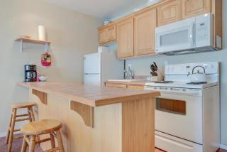 Top Floor Beachfront Suite - Pool and Sauna - Sleeps 4 - 9