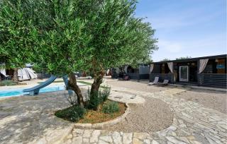 Awesome Home In Pirovac With Swimming Pool - Pirovac - 5