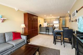 Updated Top Floor Beachfront Suite - Pool and Sauna - Sleeps 4 - 7