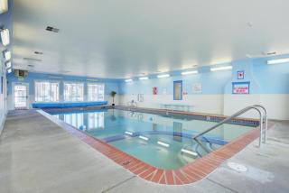 Updated Top Floor Beachfront Suite - Pool and Sauna - Sleeps 4 - 8