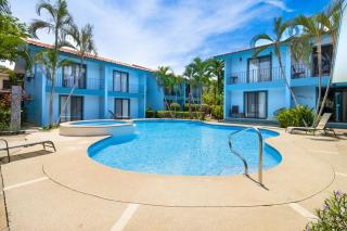 Coco - Laguna Azul Poolside Condo - 4