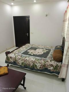 Single room for stay near to the market - 5