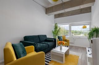 2BR and a Sofa-Bed with Free Parking for Families Stay with Baby Cot - Milton Keynes - 0