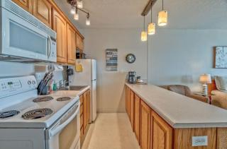 Top Floor Oceanfront Suite - Sleeps 5 - Pool and Sauna - 2