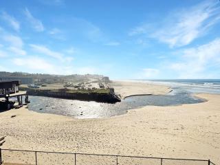 Oceanfront Penthouse Suite With Panoramic Views - Pool and Sauna - Sleeps 6 - 6