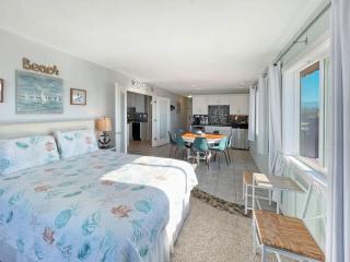 Oceanfront Penthouse Suite With Panoramic Views - Pool and Sauna - Sleeps 6 - 2