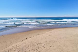 Oceanfront Penthouse Suite With Panoramic Views - Pool and Sauna - Sleeps 6 - 5