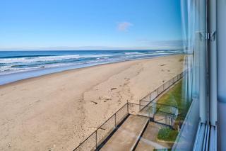 Oceanfront Penthouse Suite With Panoramic Views - Pool and Sauna - Sleeps 6 - 4