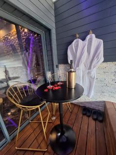 love room mes petits secrets miniac morvan avec jacuzzi privatif - Miniac-Morvan - 2