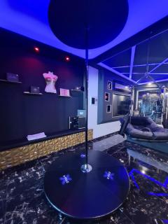 love room mes petits secrets miniac morvan avec jacuzzi privatif - Miniac-Morvan - 3