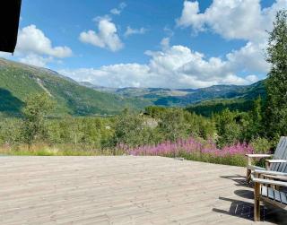 Stylish Cabin In Scenic Surroundings - 0