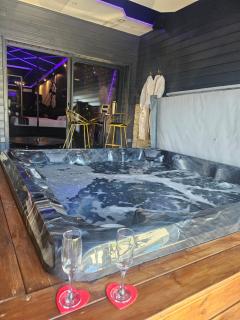 love room mes petits secrets miniac morvan avec jacuzzi privatif - Miniac-Morvan - 7