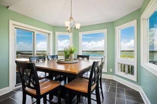 Pier Pleasure by Oak Island Accommodations - 3