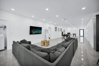 Lux Modern 4BR Villa with Pool in Miami - Miami - 0