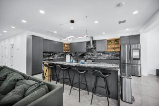 Lux Modern 4BR Villa with Pool in Miami - 7