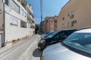 Apartments with parking space Omis - 5988 - 9