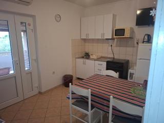 Apartments with parking space Palit, Rab - 24800 - 3
