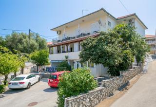 Apartments with parking spaces Okrug Gornji, Ciovo - 23007 - Trogir - 0