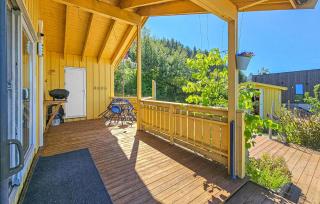 Cozy Home In Klokkarstua With House A Panoramic View - - 2