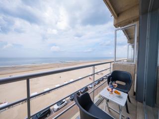 Studio on the 4th floor with sea view - 4