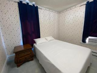Amazing 5 Bedrooms Deal up to 10 Guests - 0