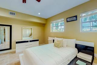 2BR with patio, grill, central AC, enclosed yard - 5