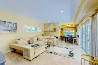 2BR with patio, grill, central AC, enclosed yard - Hollywood - 4