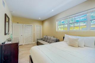 2BR with patio, grill, central AC, enclosed yard - Hollywood - 2