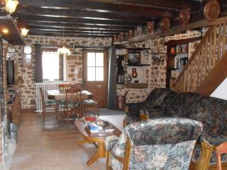 Charmant gîte avec jardin clôturé, cheminée et nombreux équipements près des stations thermales - FR-1-489-159 - La Petite-Marche - 5