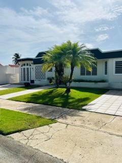 Tropical Oasis! 5BR Luxe Home - Dorado - 6