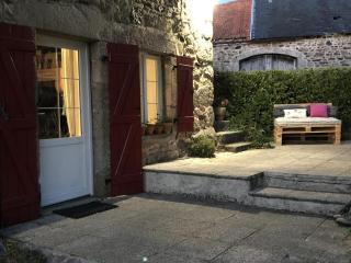 Maison familiale avec jardin clos, cheminée, animaux acceptés et internet à Ferrières-sur-Sichon - FR-1-489-552 - Ferrières-sur-Sichon - 1
