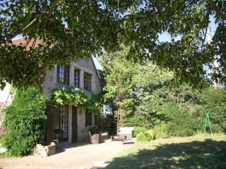Grande maison avec cheminée et jardin à Bressolles - FR-1-489-576 - 0