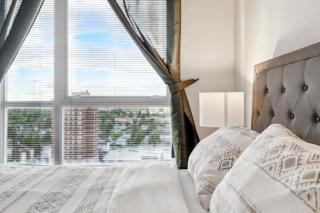 17th Avenue Paranomas Escape - Calgary - 5