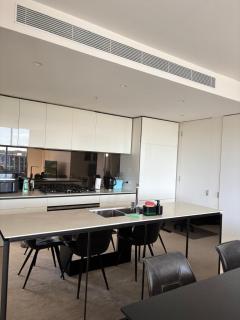 5 star residence Room with Ensuite for rent in Benowa - 4