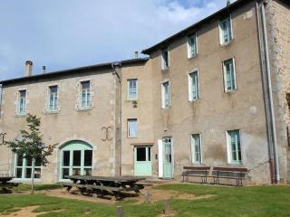 Gîte familial tout confort avec jardin et loisirs à proximité, idéal pour 12-14 pers. - FR-1-489-340 - 5