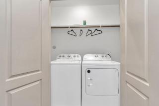 Themed Unit 4BD 3BA Near NRG HOU Med Center S - Houston - 9