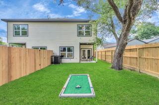 Themed Unit 4BD 3BA Near NRG HOU Med Center S - Houston - 4